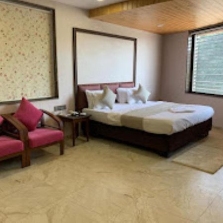 Hotel Radhe Ананд Екстер'єр фото