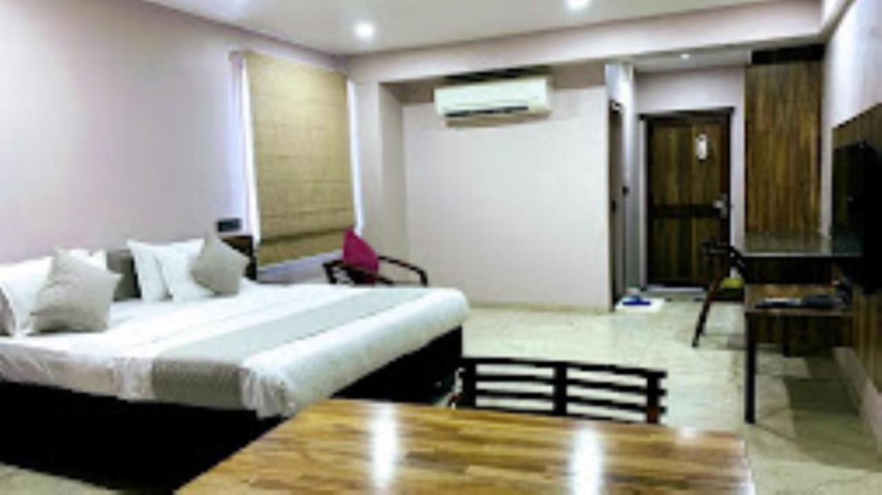Hotel Radhe Ананд Екстер'єр фото